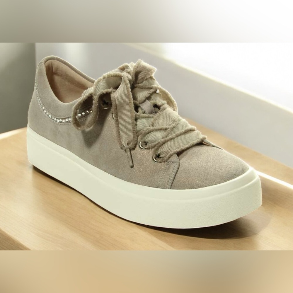 🌻Vaneli Sport~ Yolki~Ribbon Lace-Up Suede Sneaker size 12
